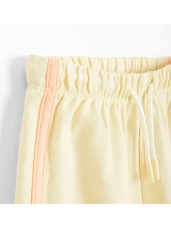 Sweatshort geel